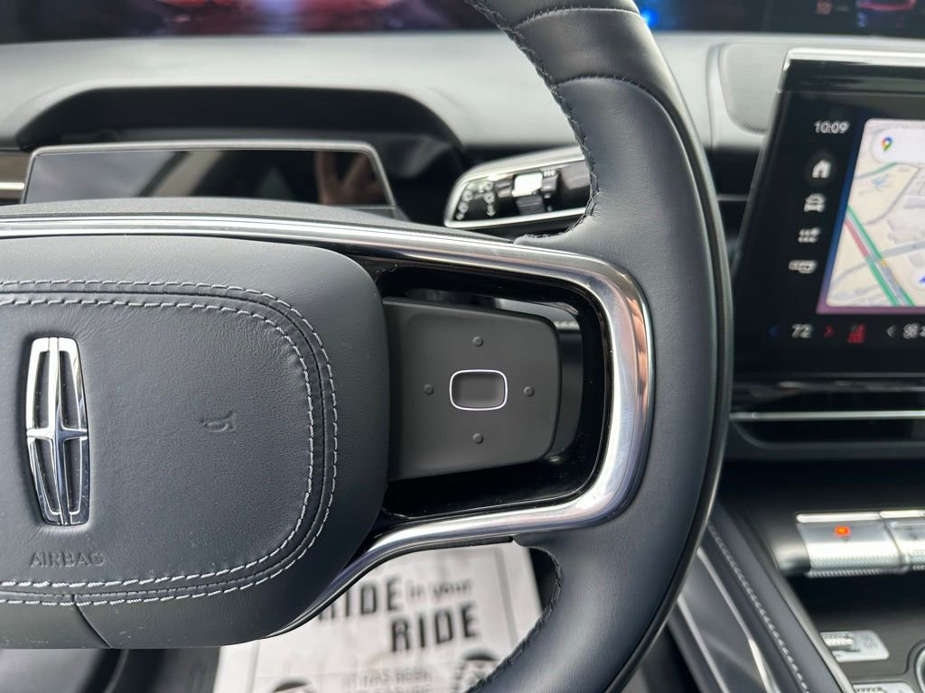 Used 2025 Lincoln Nautilus Reserve image 15