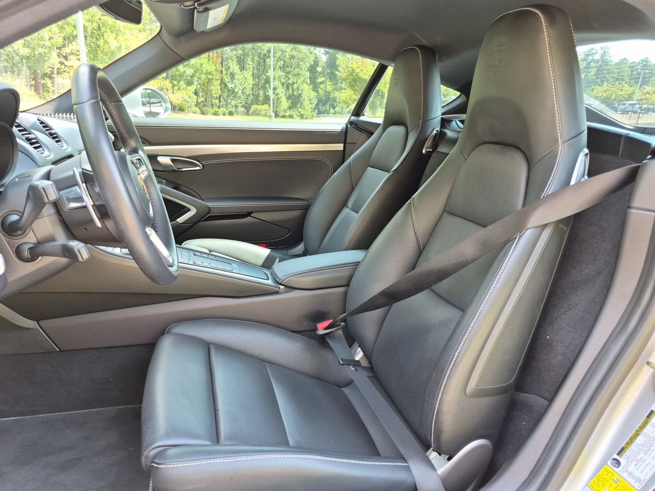 Certified 2024 Porsche 718 Cayman RWD image 5