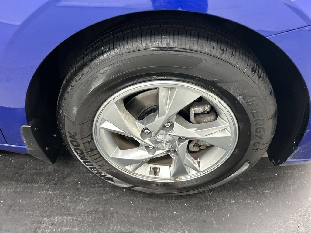 Used 2023 Hyundai Elantra SE FWD image 8