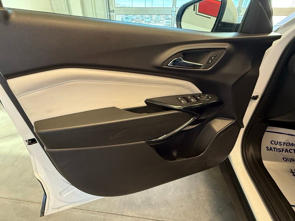 Used 2025 Chevrolet Trax LT image 18