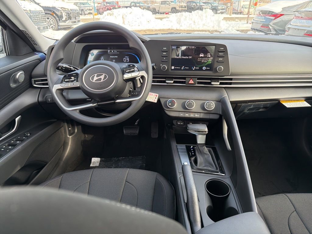New 2026 Hyundai Elantra SE image 17