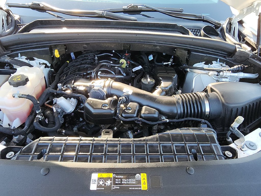 Used 2023 Jeep Grand Cherokee L Laredo RWD image 25
