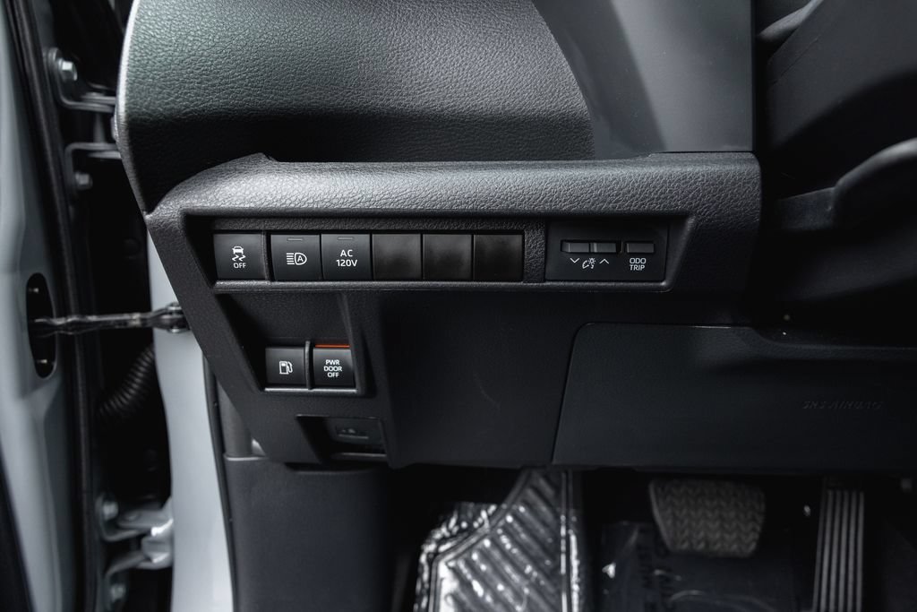 Certified 2026 Toyota Sienna XSE AWD/4WD image 15