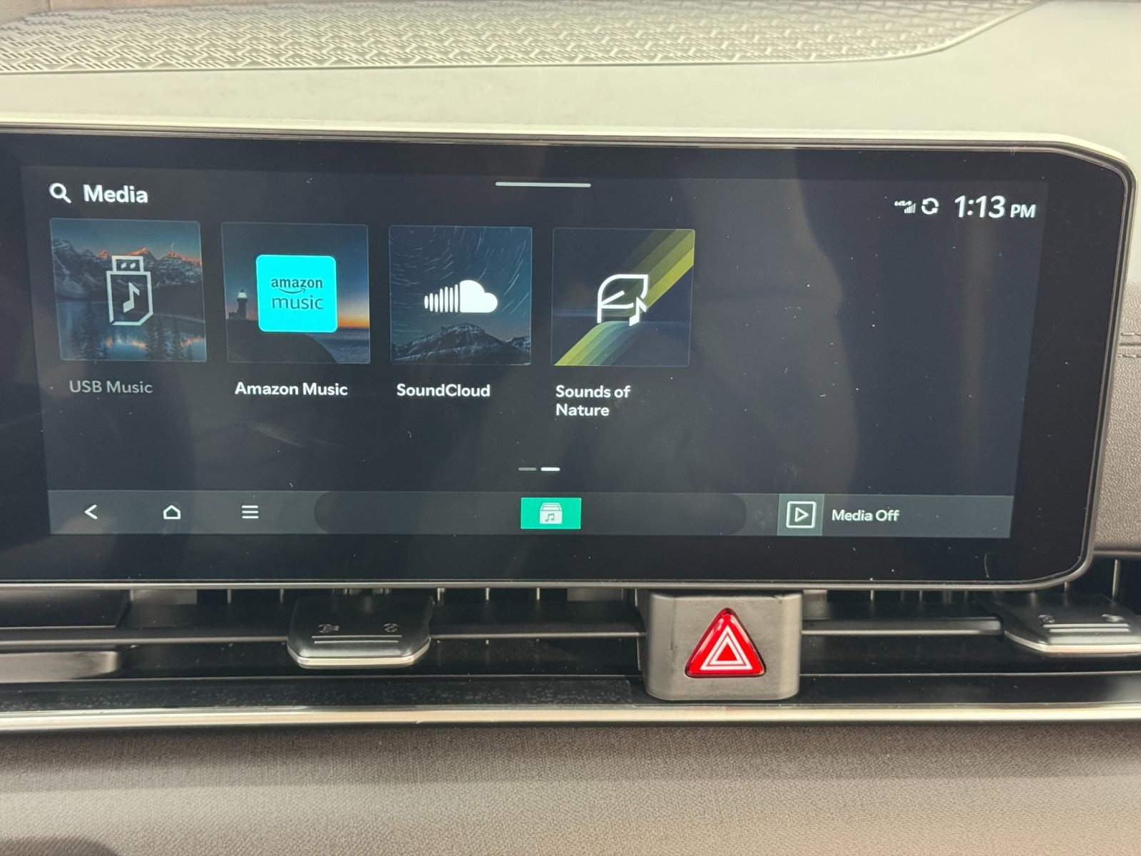 Used 2025 Kia Carnival EX FWD image 30
