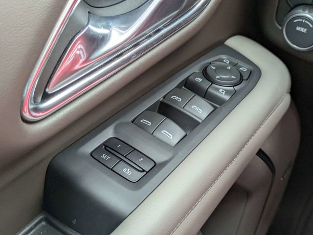 Used 2023 Chevrolet Tahoe Z71 w/ Luxury Package AWD/4WD image 28