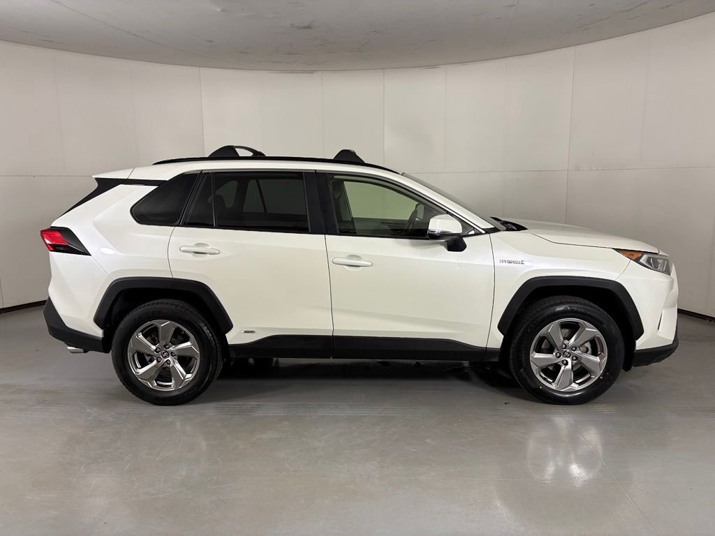 Used 2021 Toyota RAV4 XLE Premium AWD/4WD image 9