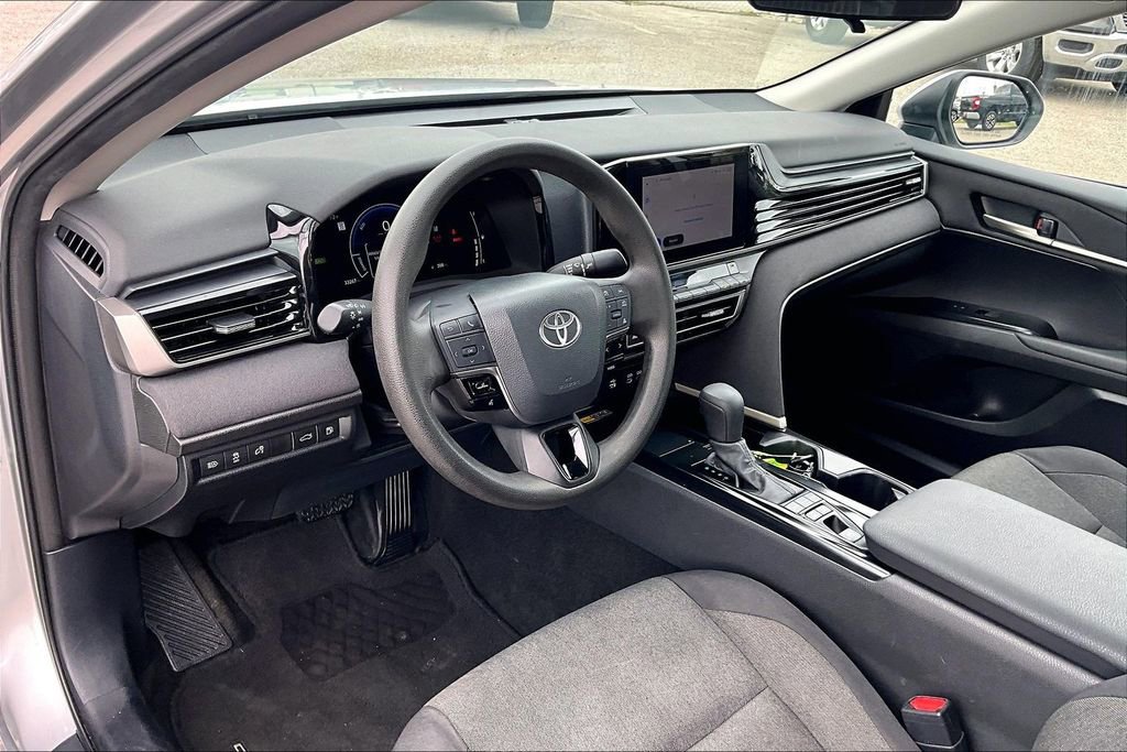 Used 2025 Toyota Camry LE FWD image 16