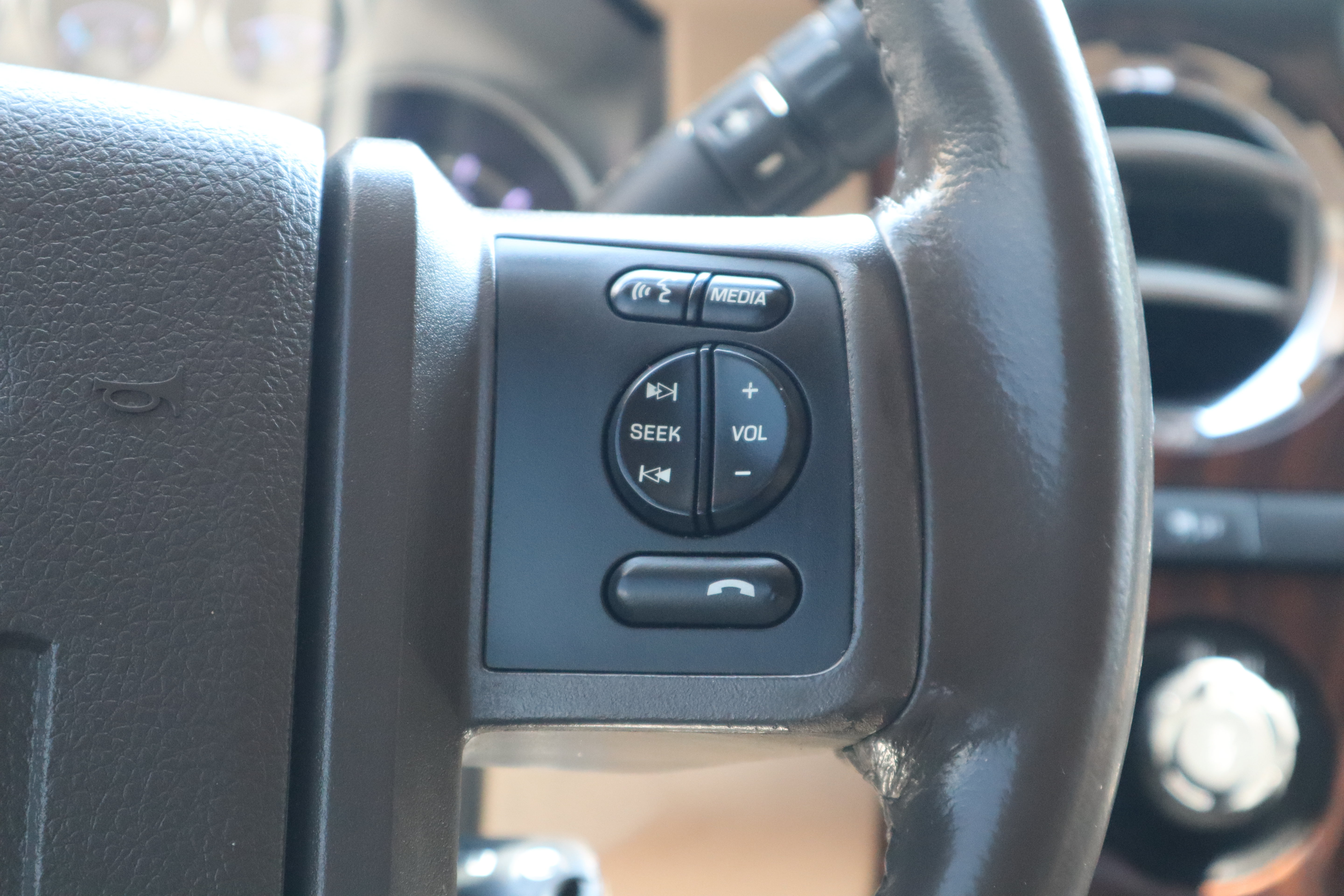 Used 2015 Ford F350 Lariat w/ Lariat Interior Package AWD/4WD image 17