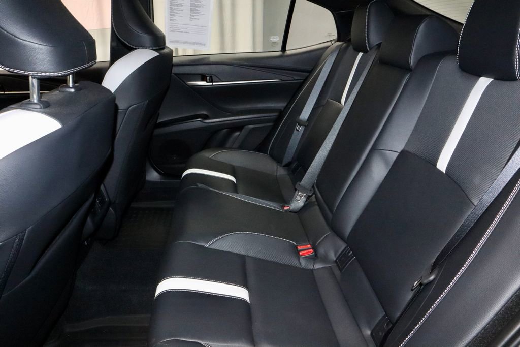 Used 2025 Toyota Camry SE image 21