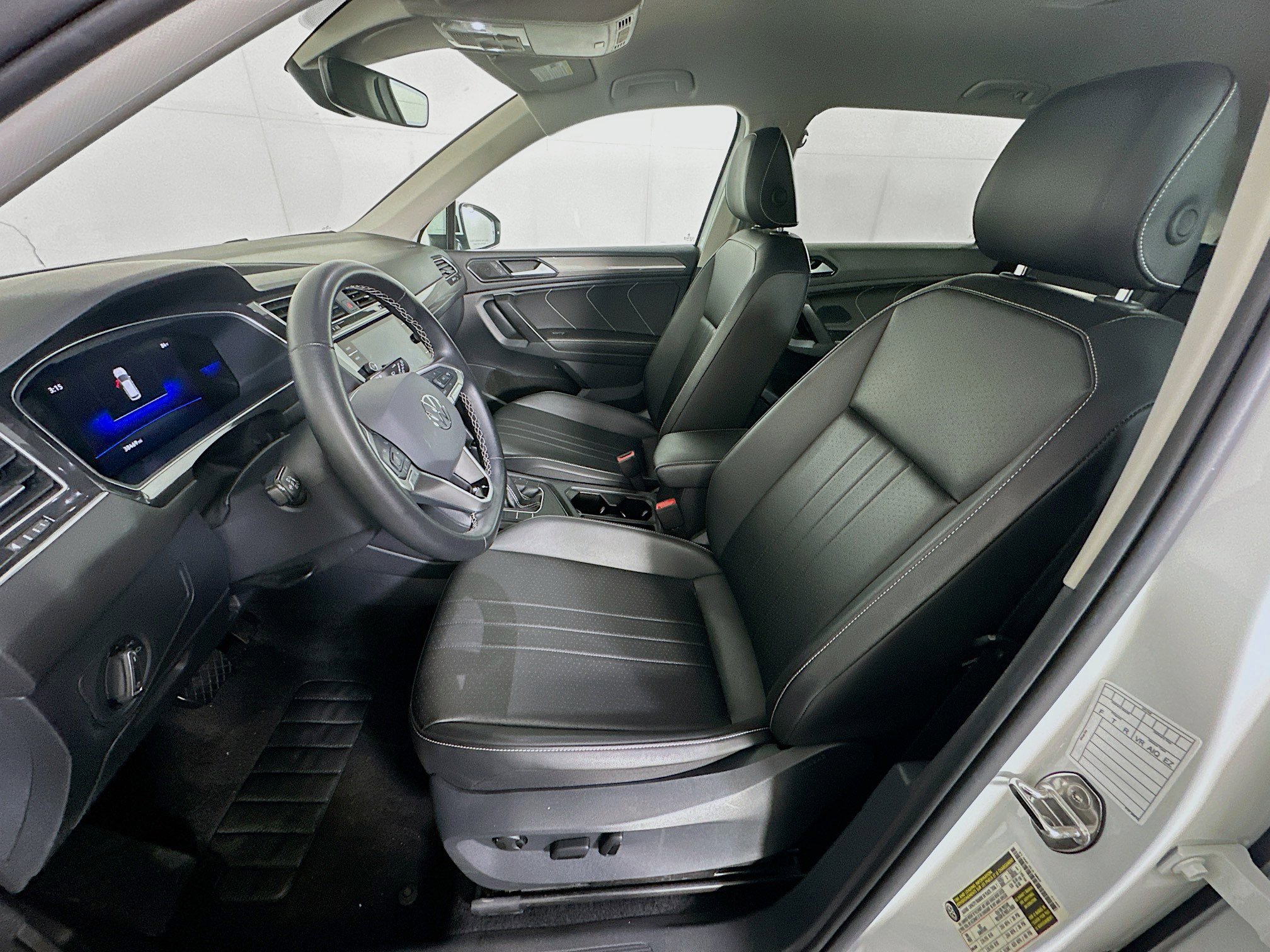 Used 2024 Volkswagen Tiguan SE image 13