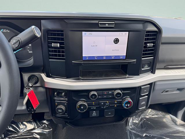 New 2025 Ford F550 4x4 Regular Cab Super Duty w/ XLT Value Package image 17