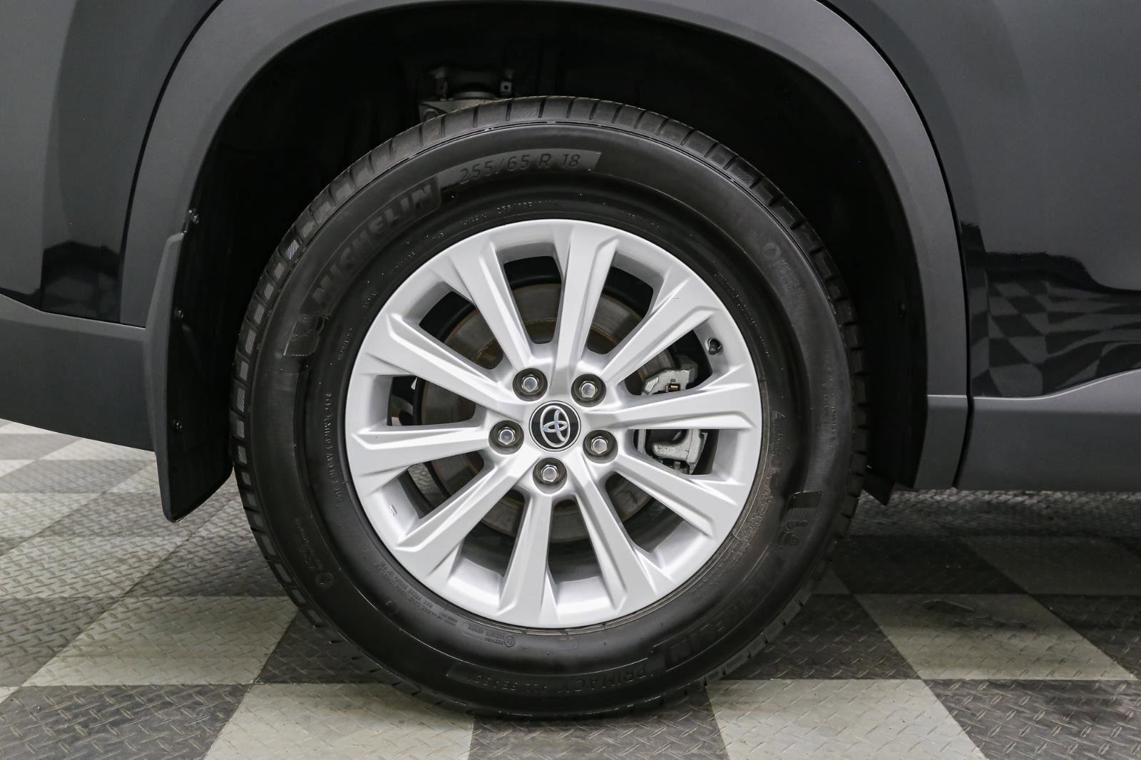 Used 2024 Toyota Grand Highlander XLE image 18