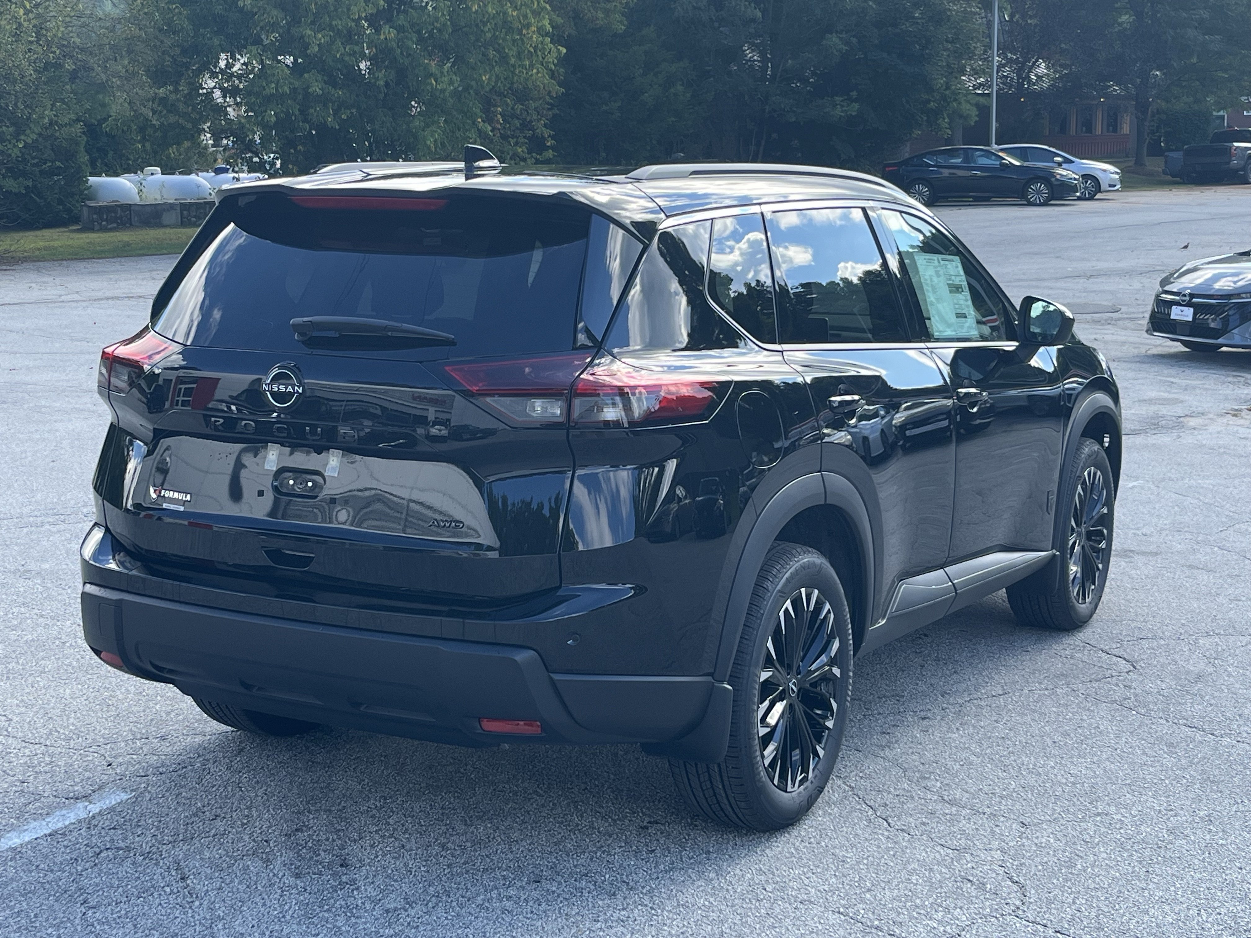 New 2026 Nissan Rogue Dark Armor AWD/4WD image 10