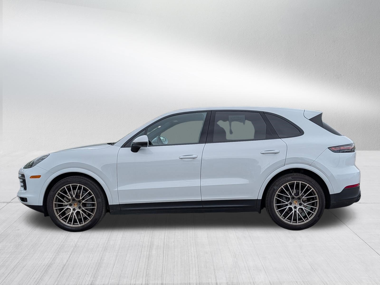 Used 2023 Porsche Cayenne S Platinum AWD/4WD image 4