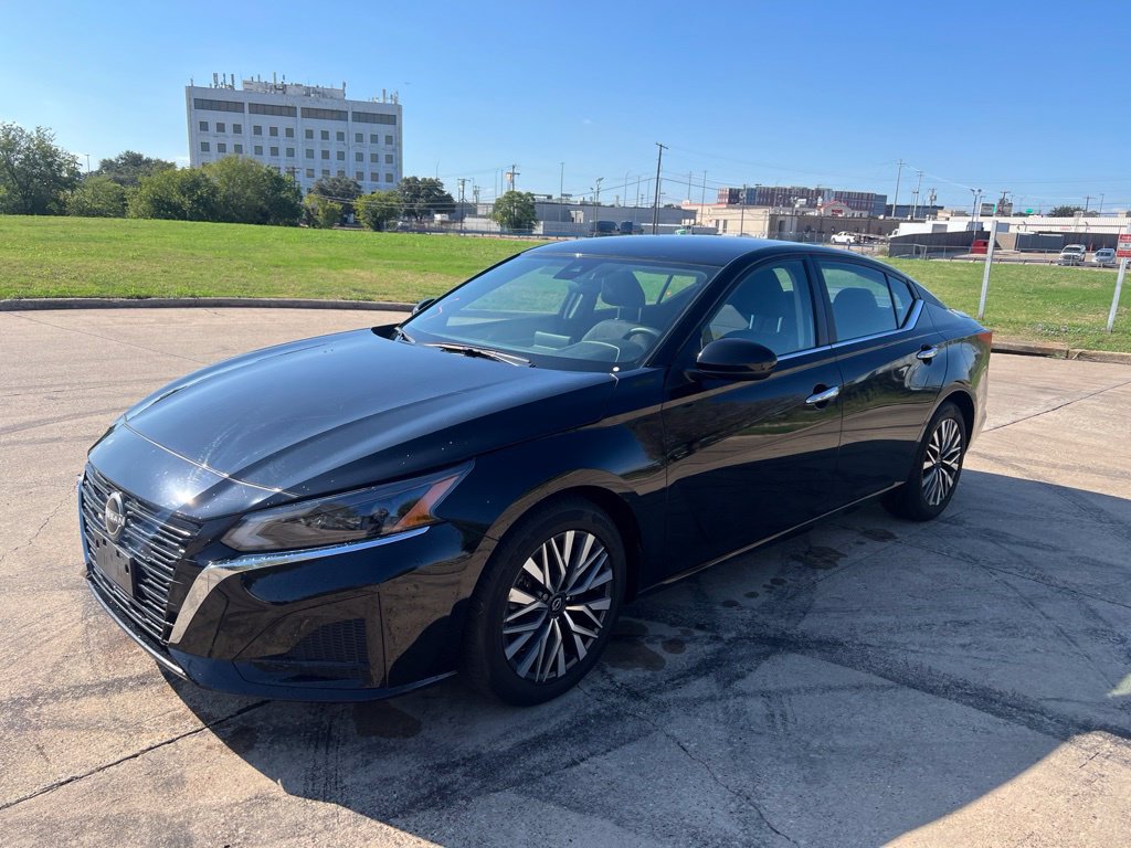 Used 2023 Nissan Altima 2.5 SV
