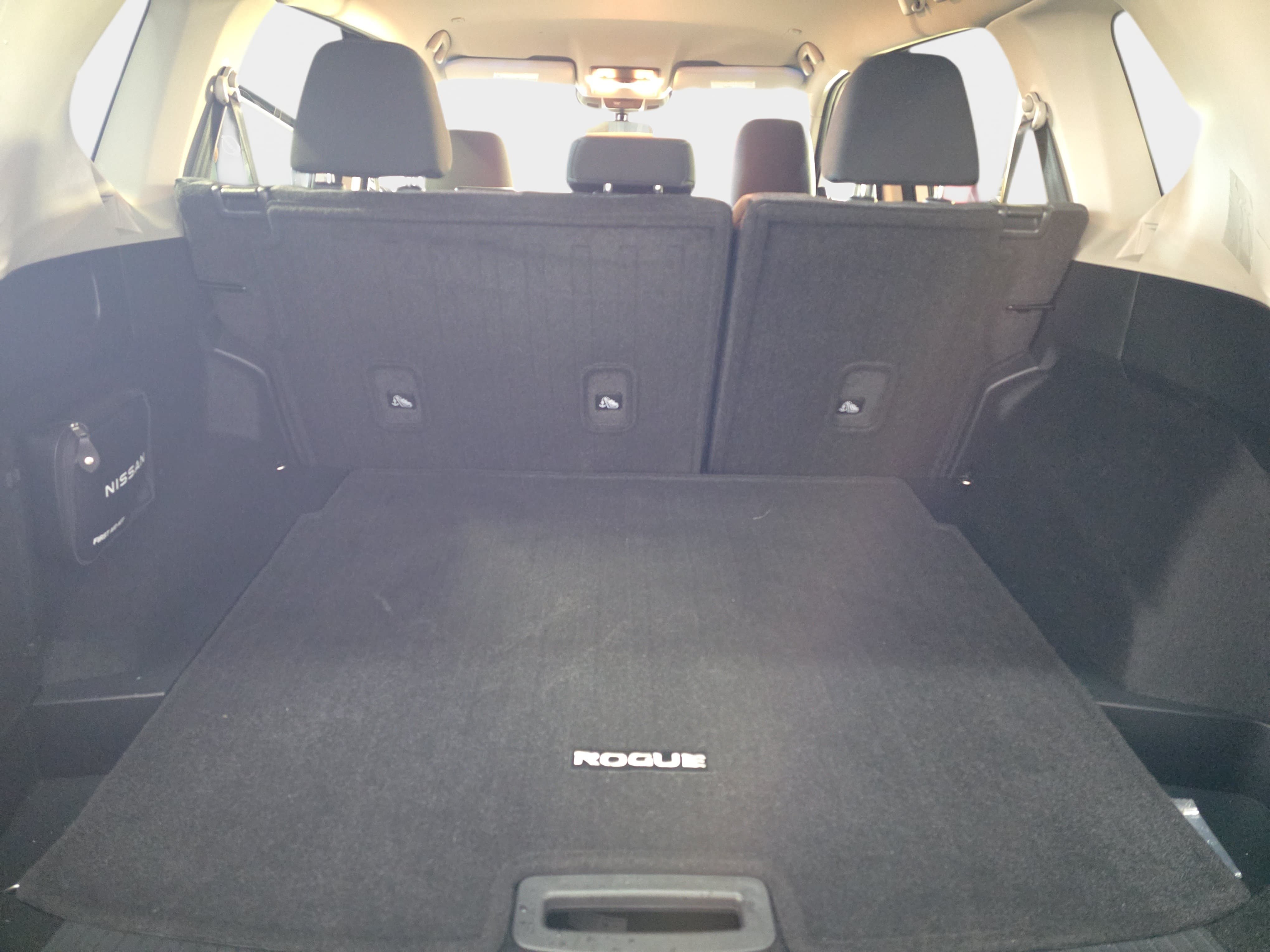 Used 2023 Nissan Rogue SV FWD image 12