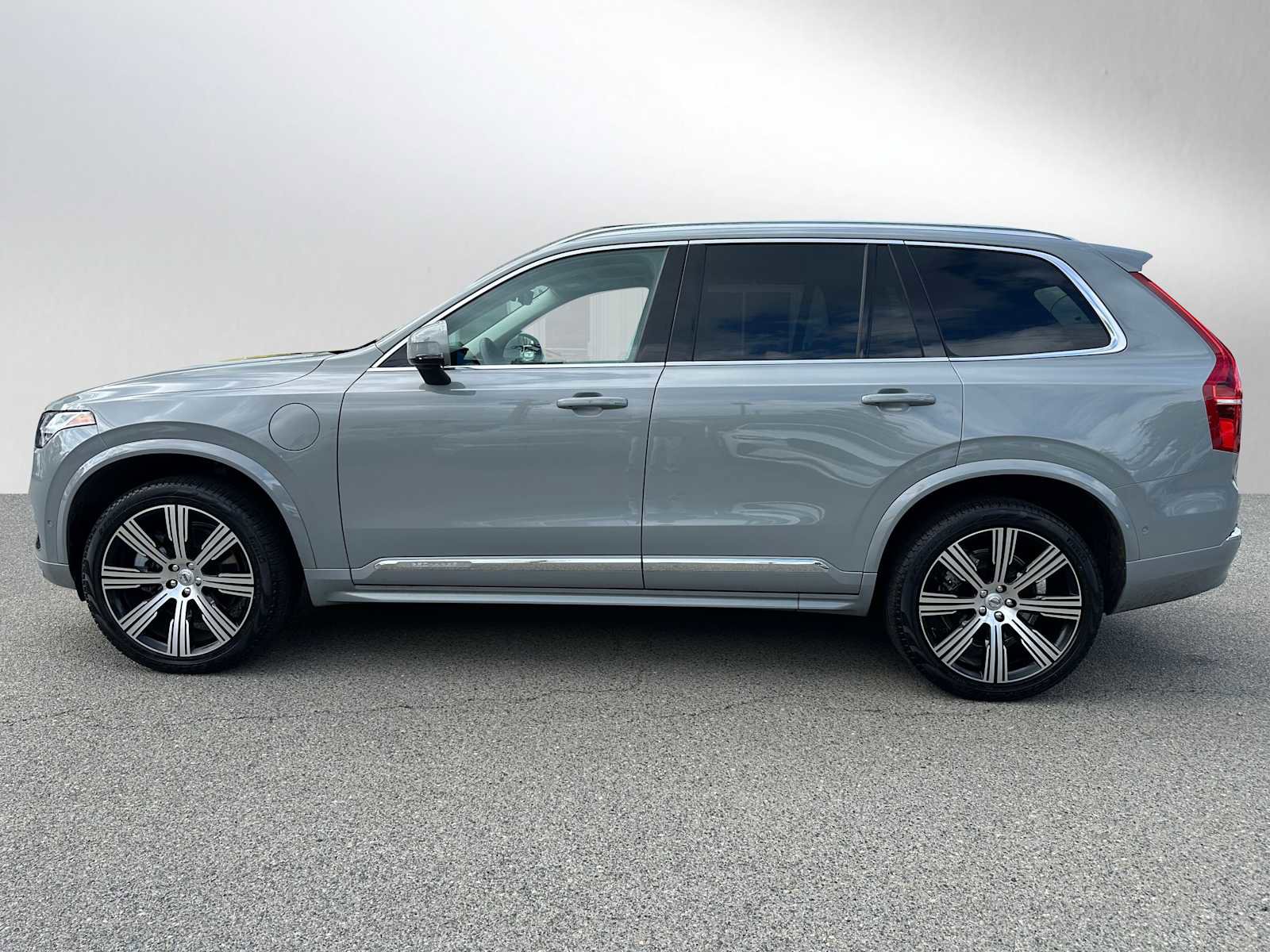 Certified 2024 Volvo XC90 T8 Ultimate w/ Protection Package AWD/4WD image 7