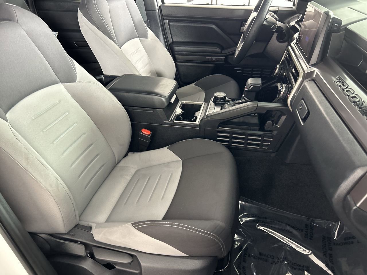 Used 2025 Toyota Tacoma TRD Sport image 25