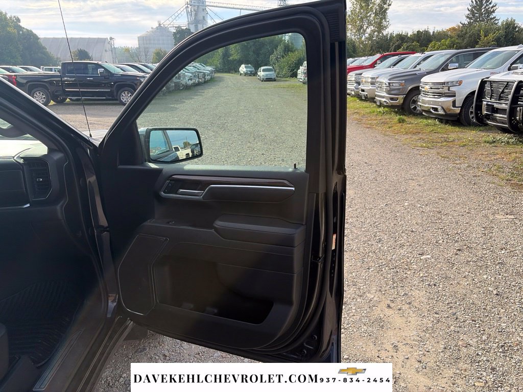 Used 2022 Chevrolet Silverado 1500 LT AWD/4WD image 24