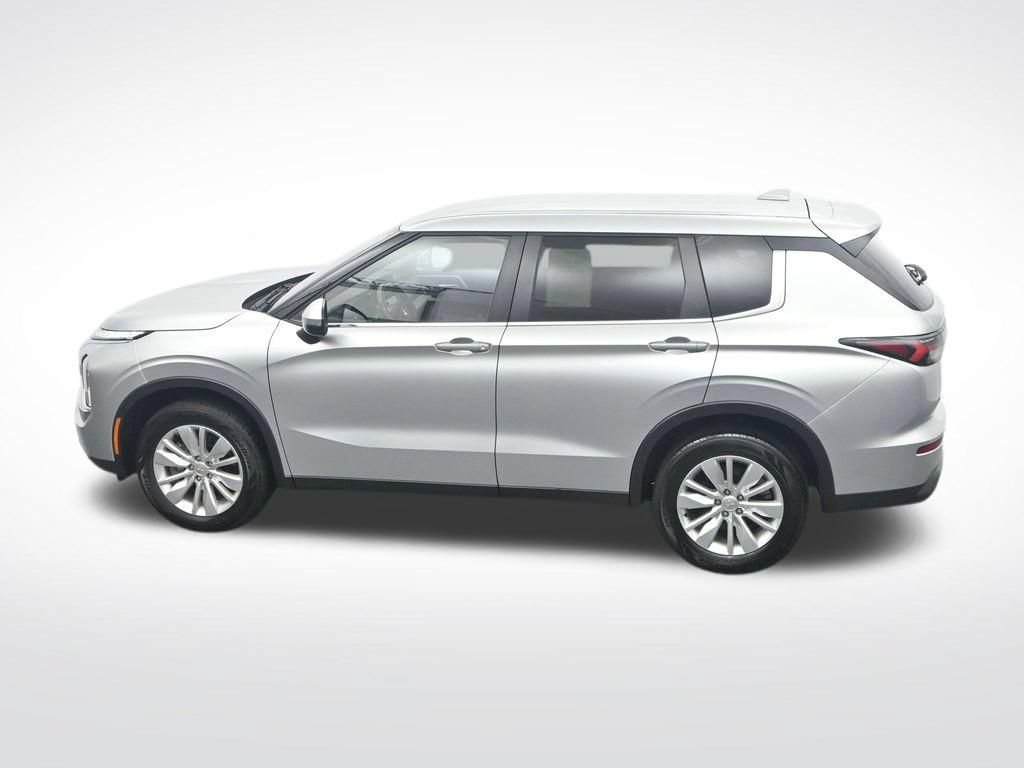 Used 2025 Mitsubishi Outlander ES AWD/4WD image 38