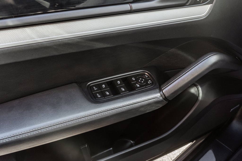 Used 2024 Porsche Cayenne Base image 16