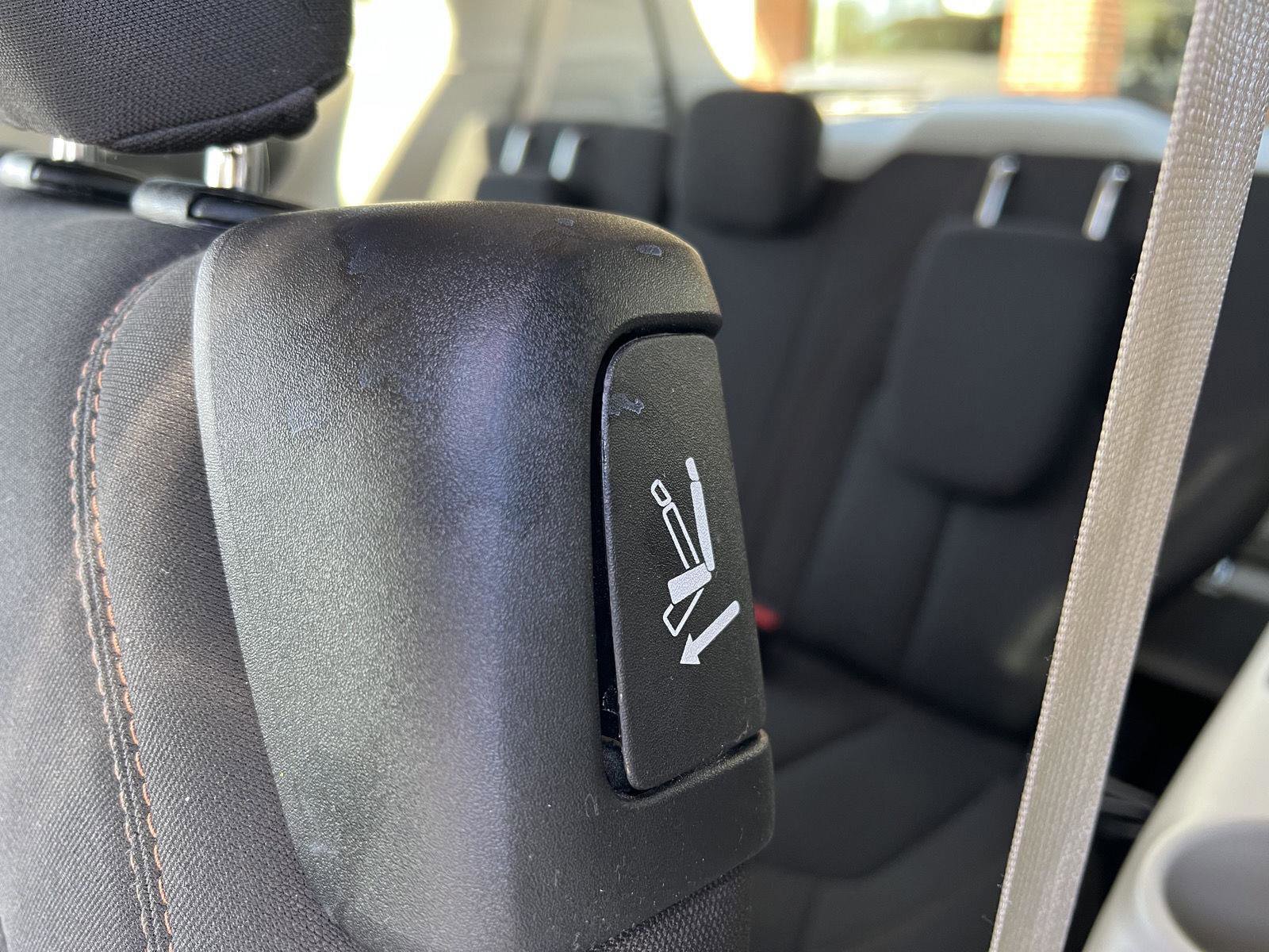 Used 2017 Chrysler Pacifica Touring image 38