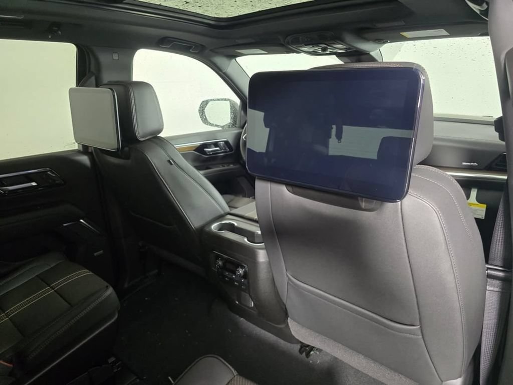 New 2026 Chevrolet Tahoe High Country AWD/4WD image 13