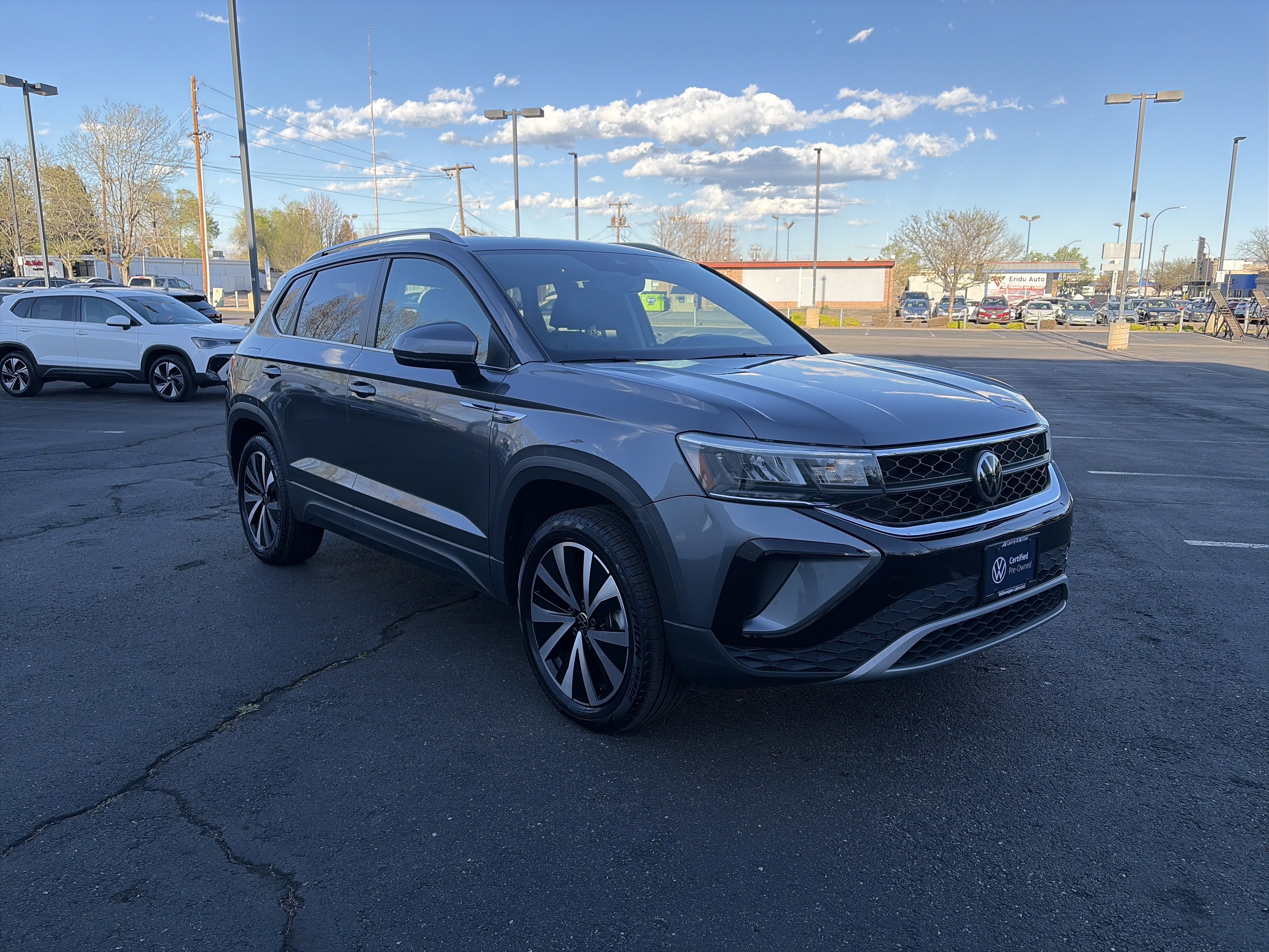 Certified 2023 Volkswagen Taos SE w/ Panoramic Sunroof Package image 3