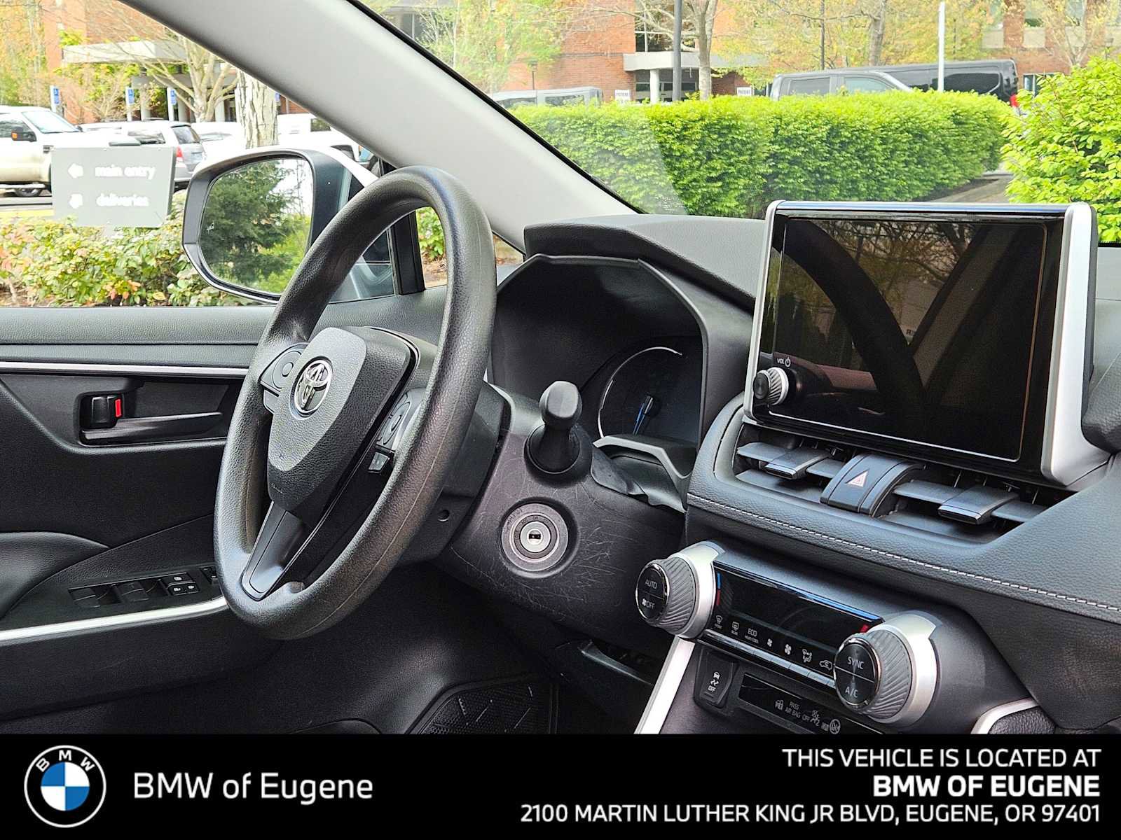 Used 2024 Toyota RAV4 LE AWD/4WD image 12