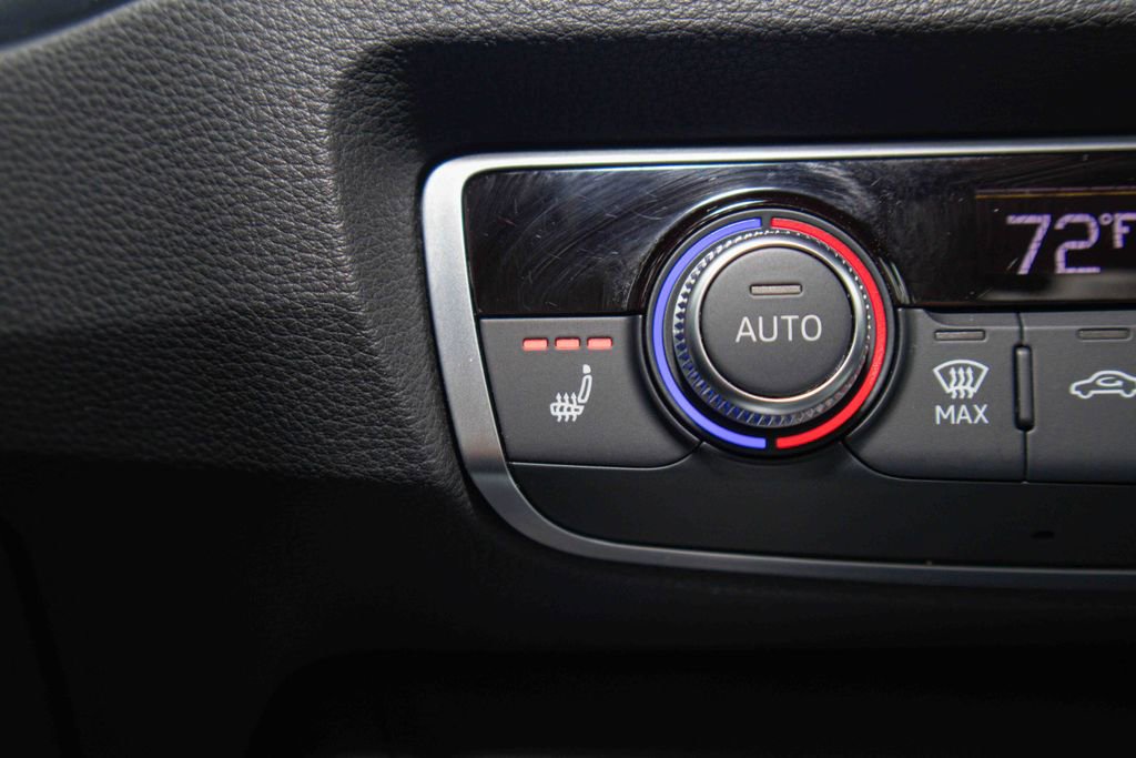 Used 2023 Audi Q3 2.0T Premium Plus w/ Premium Plus Package image 21