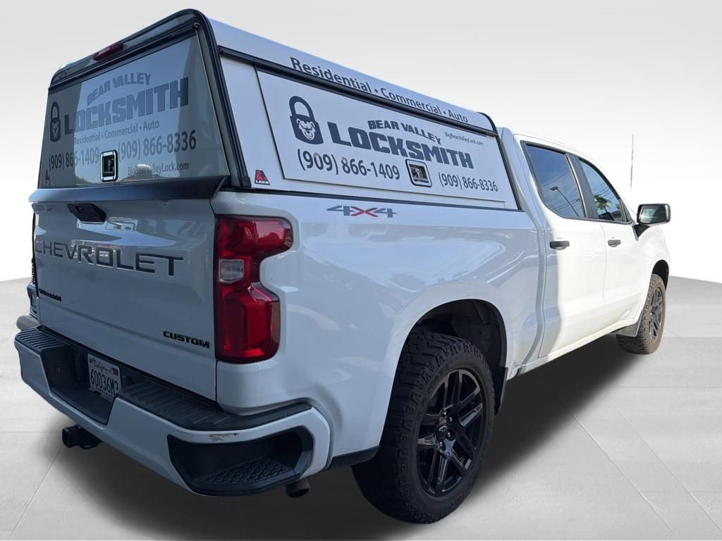 Used 2022 Chevrolet Silverado 1500 Custom w/ LPO, Blackout Package AWD/4WD image 4