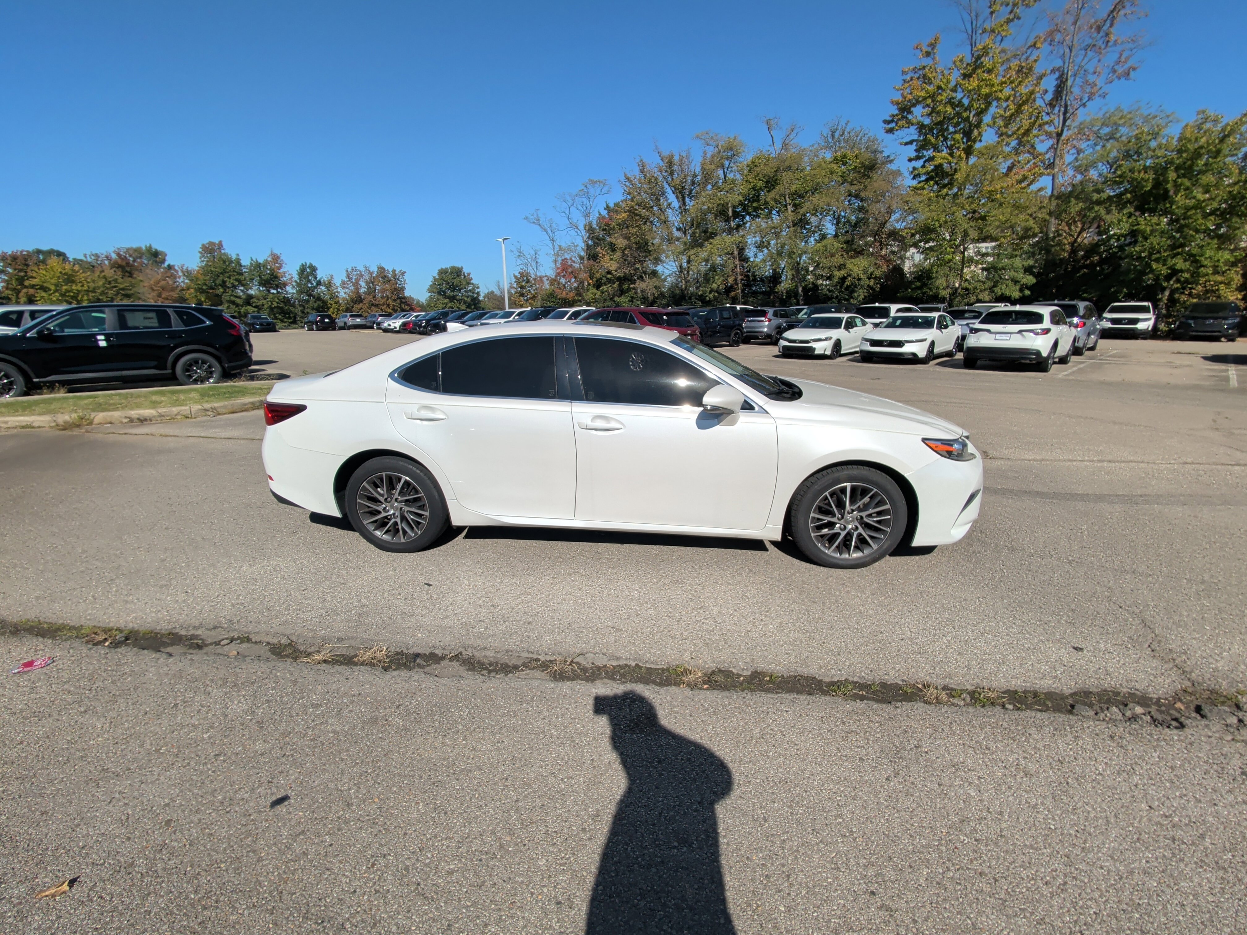 Used 2016 Lexus ES 350 w/ Navigation System Package FWD image 19