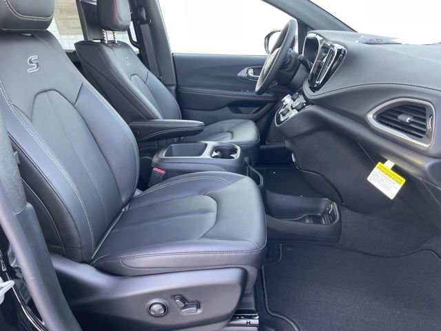 New 2026 Chrysler Pacifica Select image 17