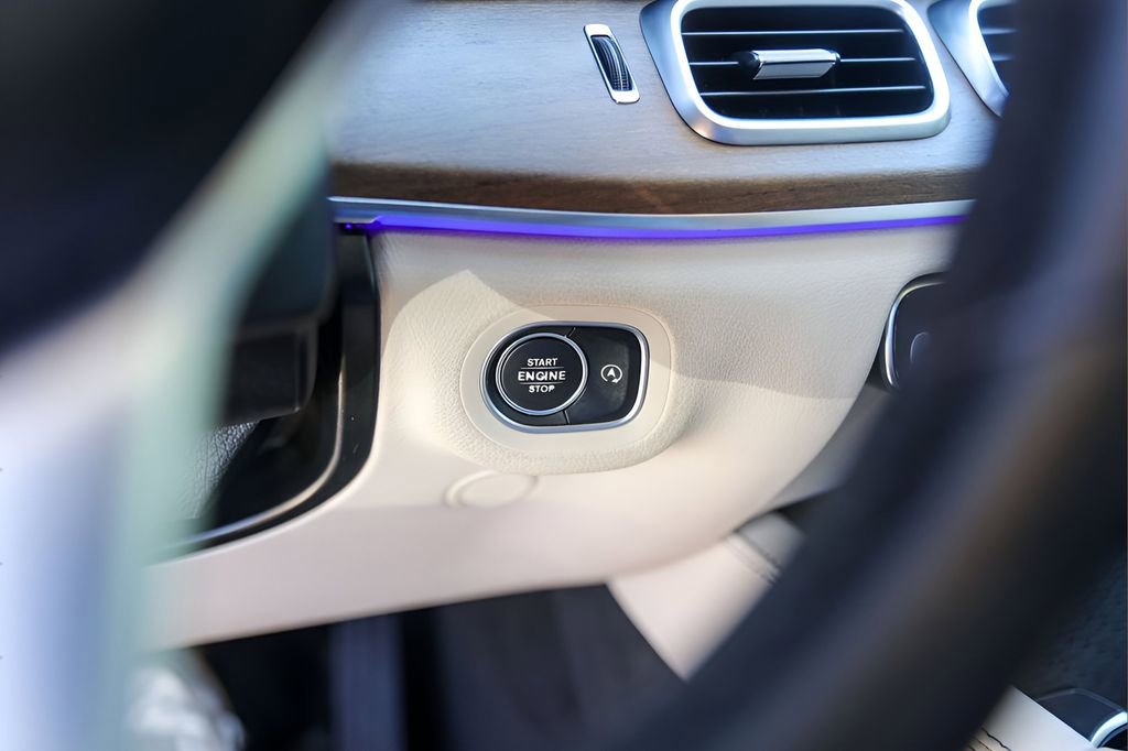 Used 2021 Mercedes-Benz GLS 450 4MATIC image 18