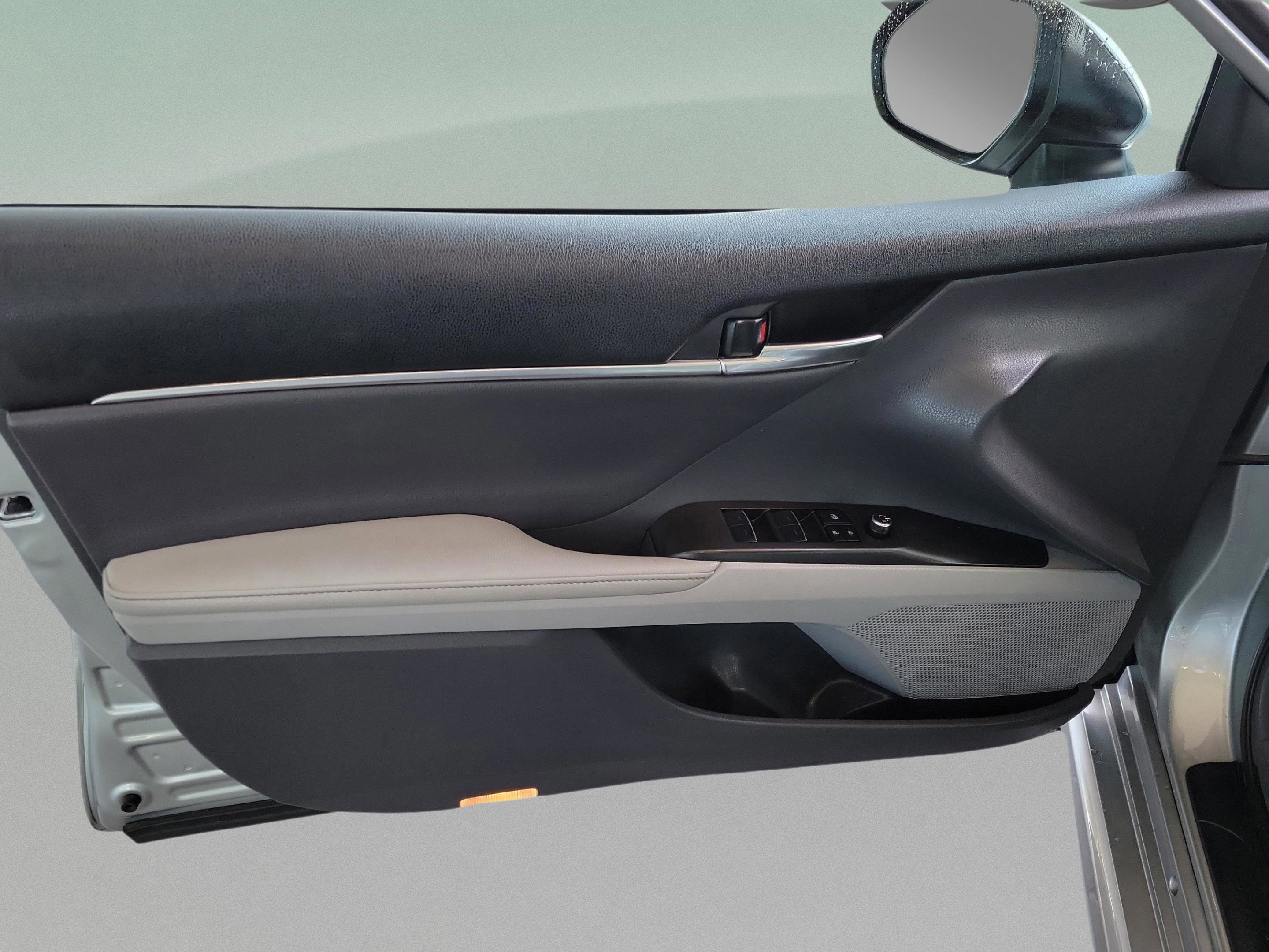 Used 2024 Toyota Camry XSE image 8