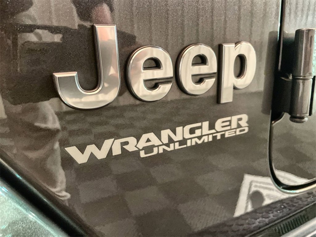 Used 2022 Jeep Wrangler Unlimited Sahara w/ Cold Weather Group image 30