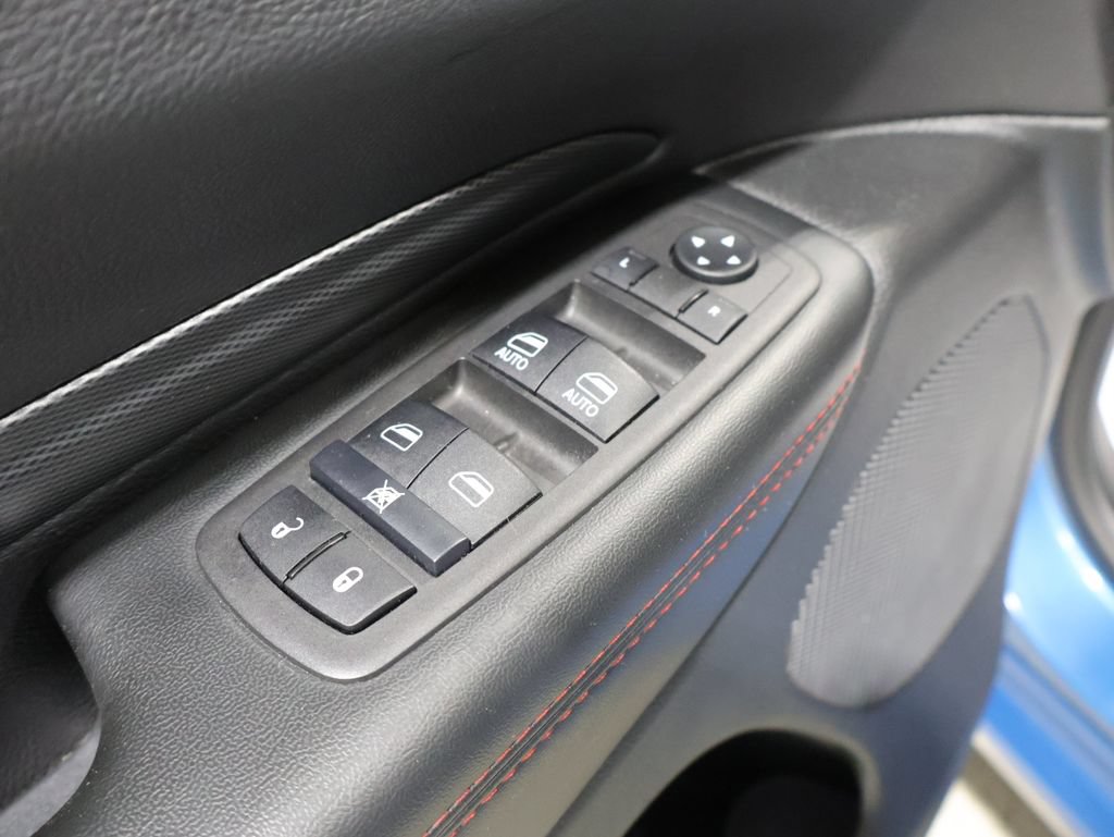 Used 2025 Dodge Durango GT AWD/4WD image 13