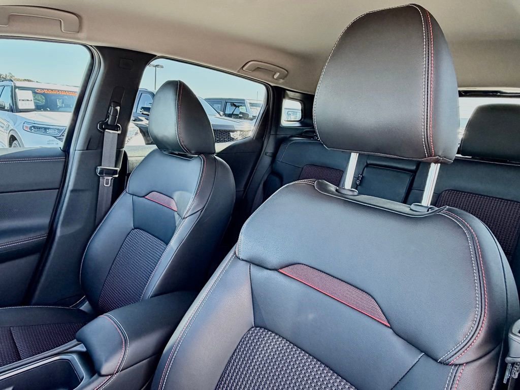 Used 2026 Nissan Kicks SR FWD image 19