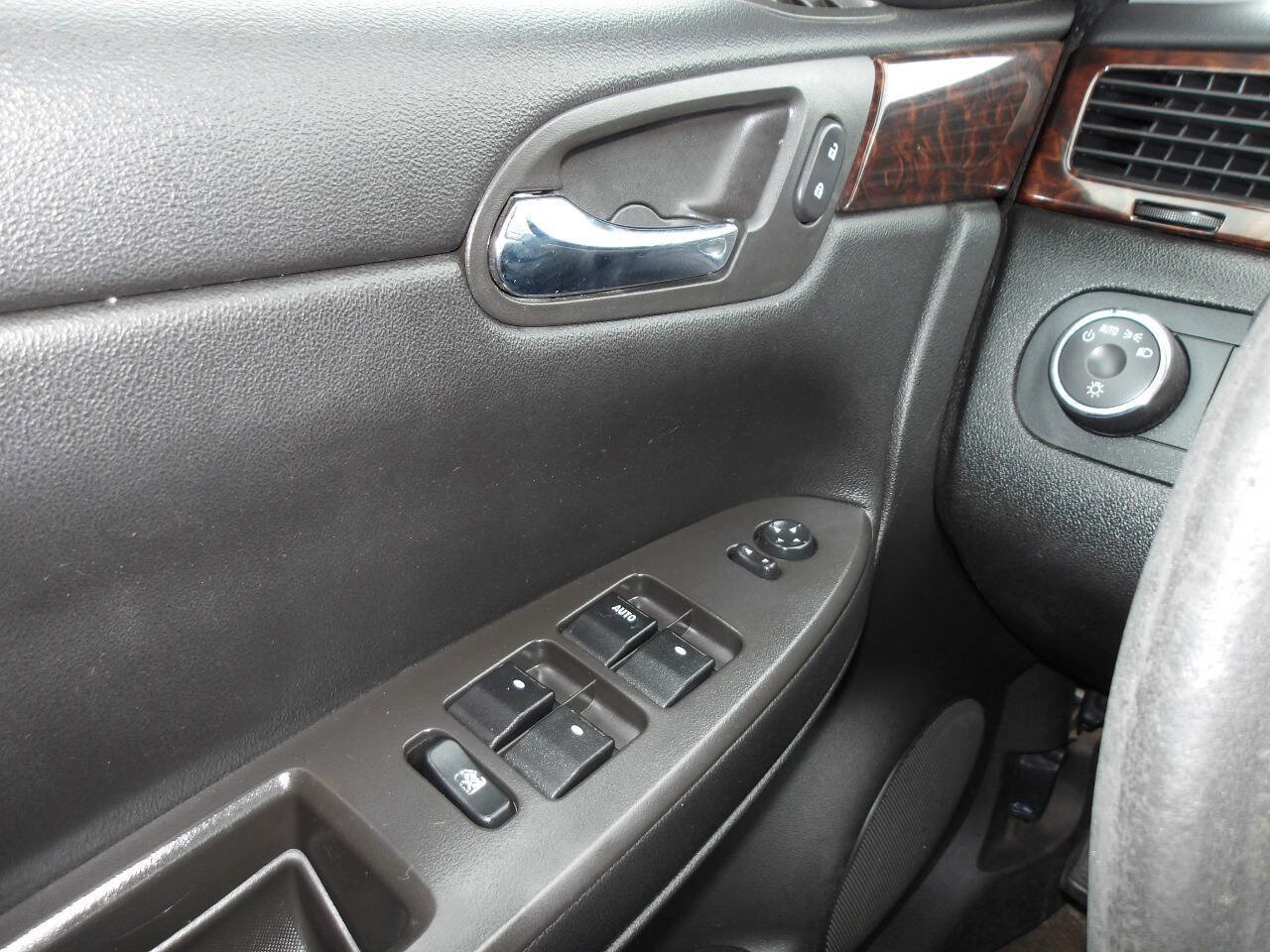 Used 2014 Chevrolet Impala Limited LS image 17