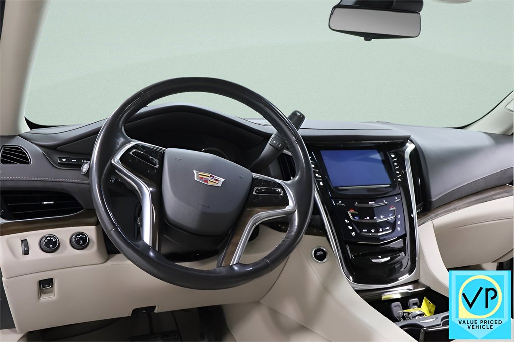 Used 2020 Cadillac Escalade ESV Premium Luxury image 7