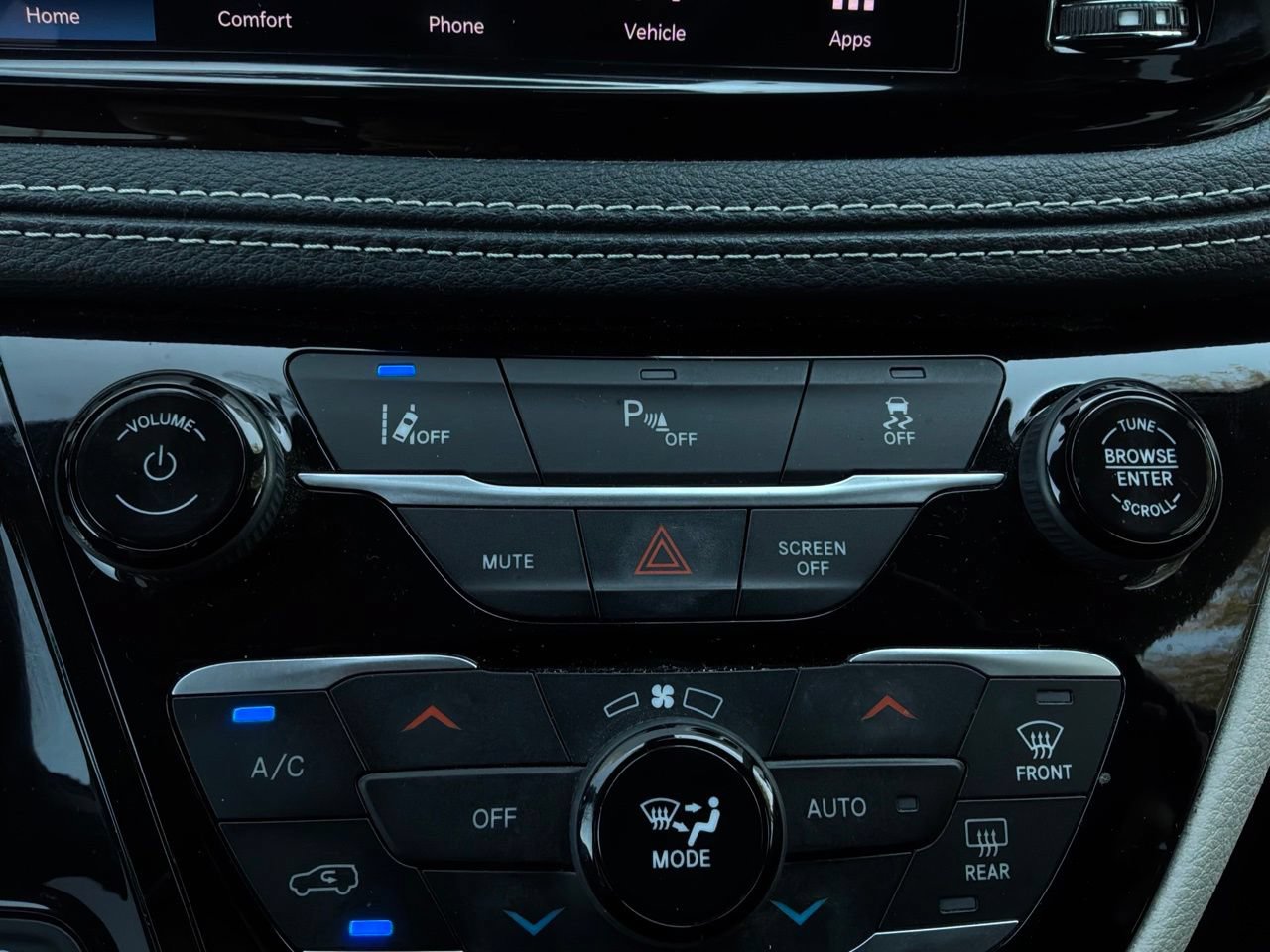 Used 2023 Chrysler Pacifica Touring-L FWD image 34