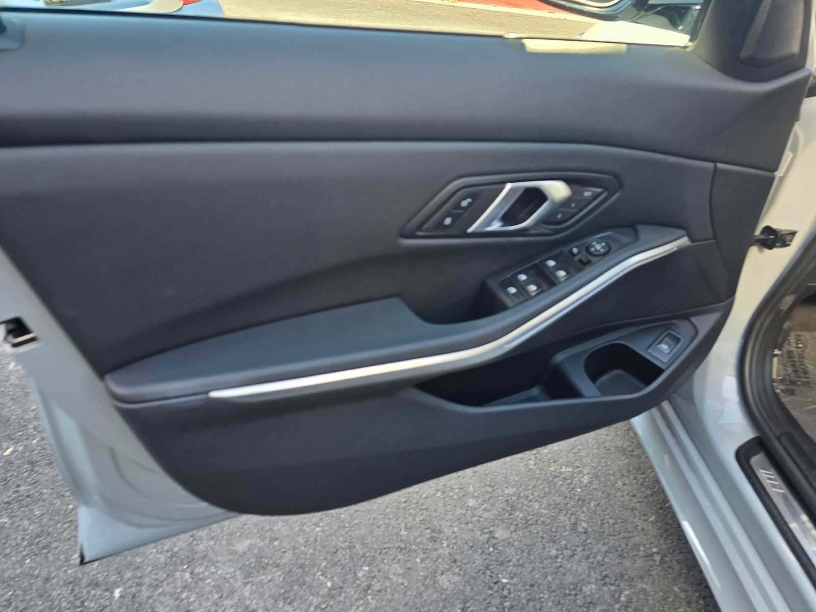 Used 2024 BMW 330i Sedan image 23