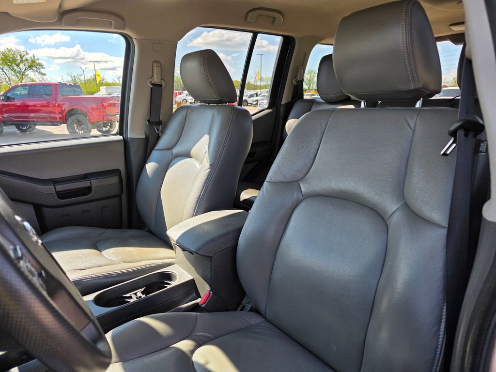 Used 2015 Nissan Xterra S AWD/4WD image 16