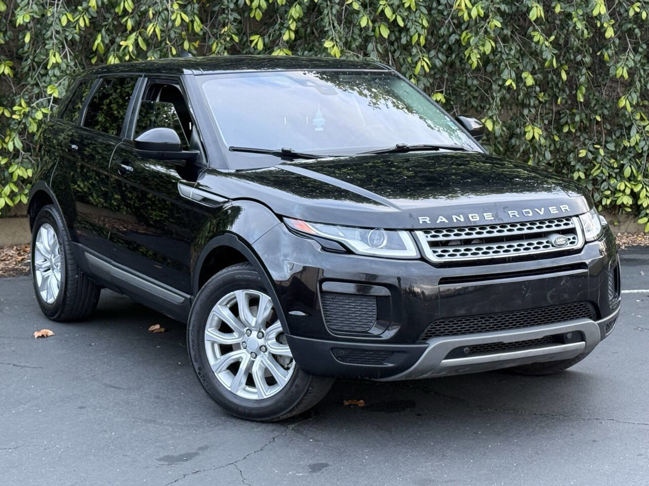 Used 2018 Land Rover Range Rover Evoque SE