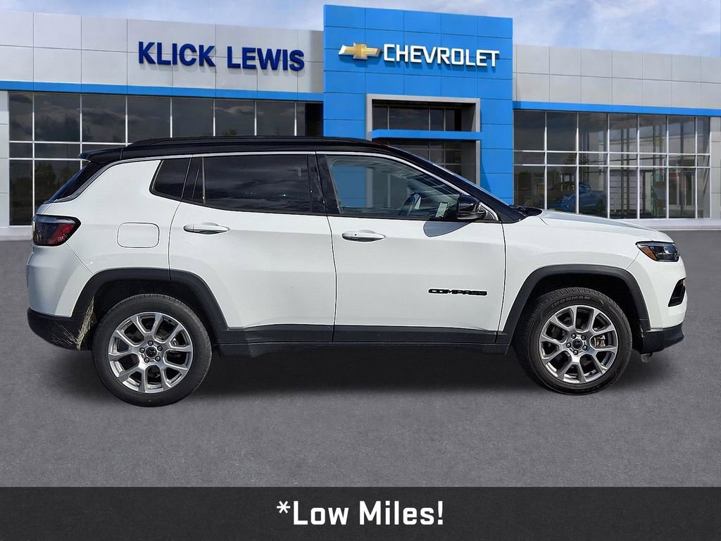 Used 2025 Jeep Compass Limited image 9