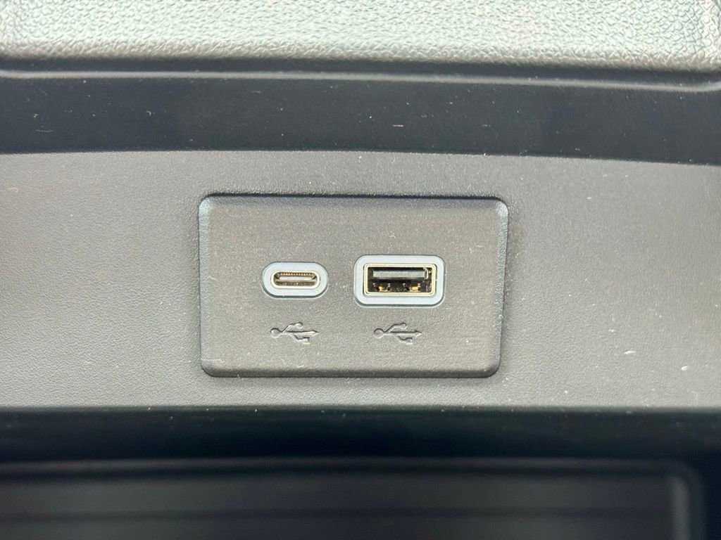 Used 2022 Chevrolet Tahoe Z71 w/ Luxury Package image 23