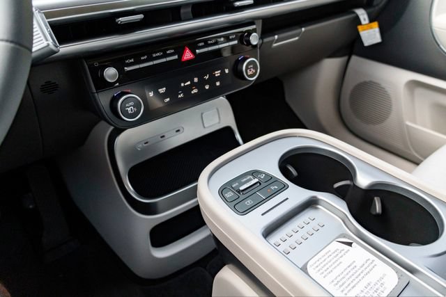 New 2026 Hyundai Ioniq 9 SE AWD/4WD image 17