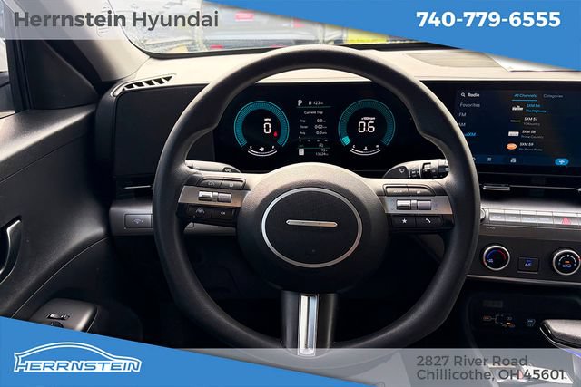 Certified 2025 Hyundai Kona SE AWD/4WD image 7