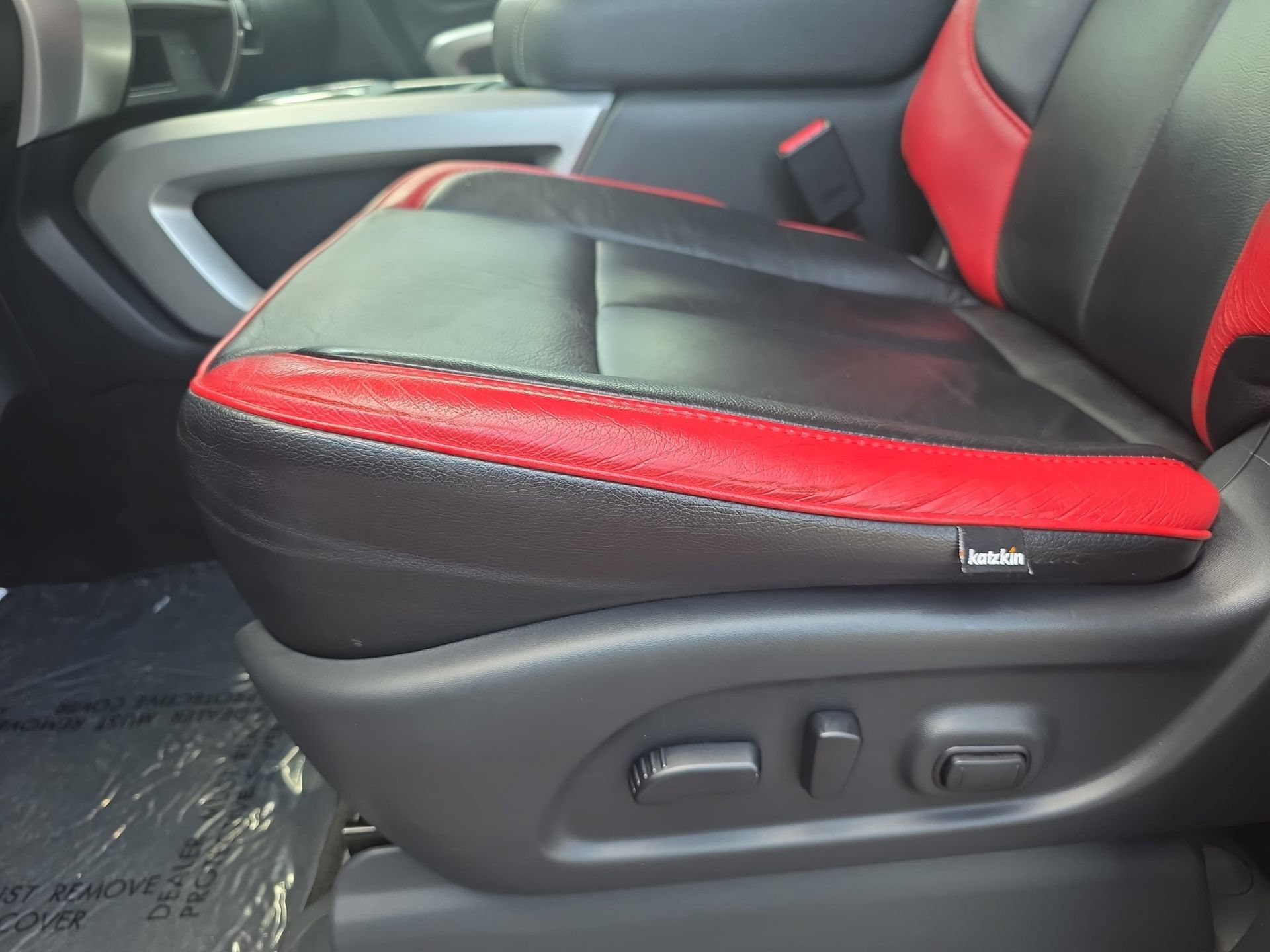 Used 2020 Nissan Titan SV w/ SV Convenience Package RWD image 27