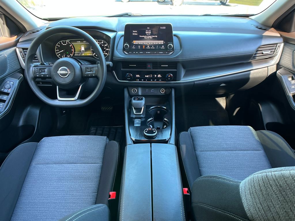 Used 2023 Nissan Rogue SV image 14